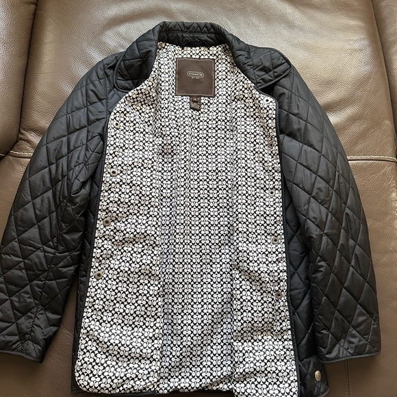 Coach Women’s Quilted Puffer Jacket In Small in Like New Condition - Picture 5 of 11